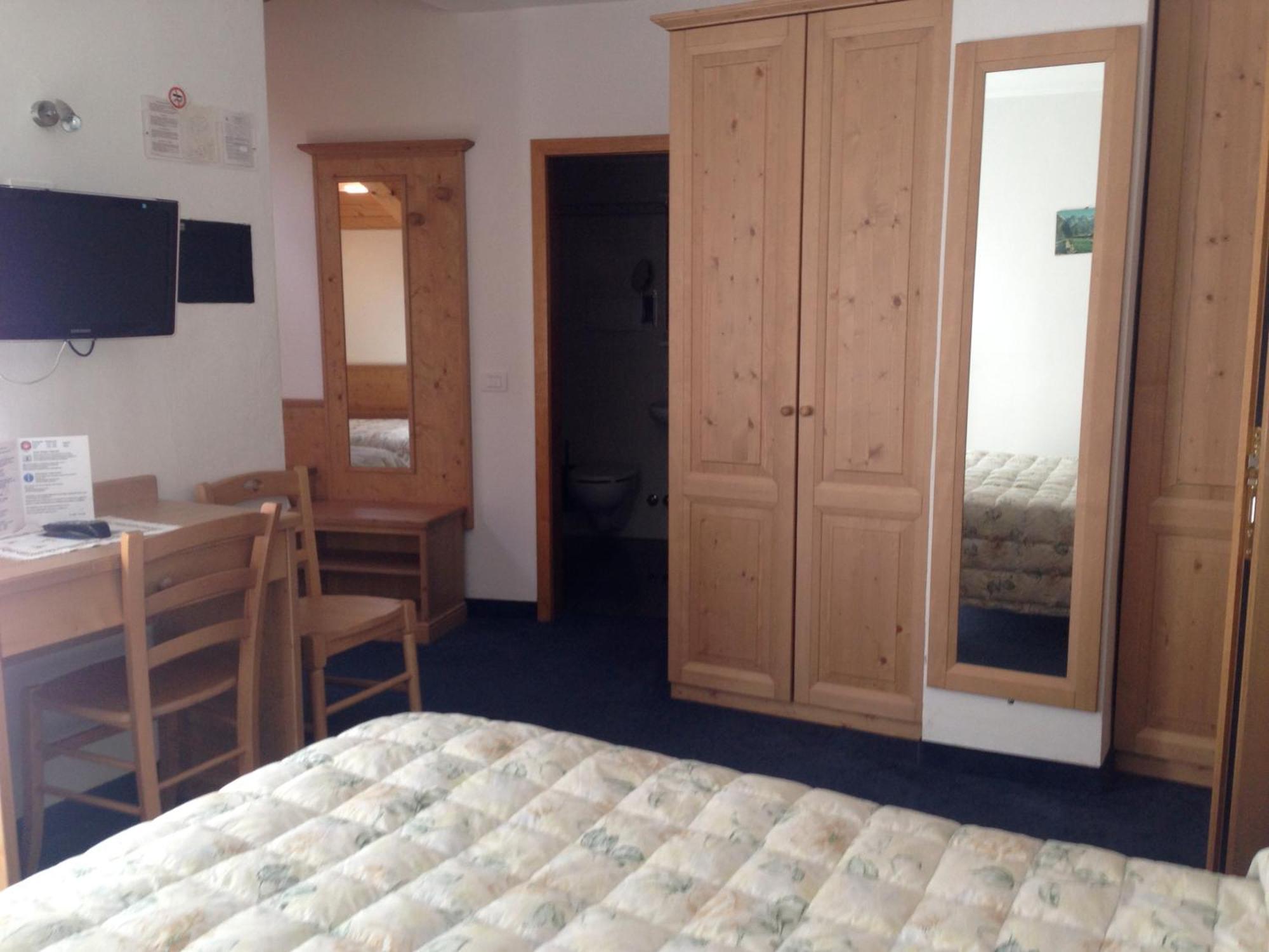 Liz Hotel & Apartments بريدازو الغرفة الصورة